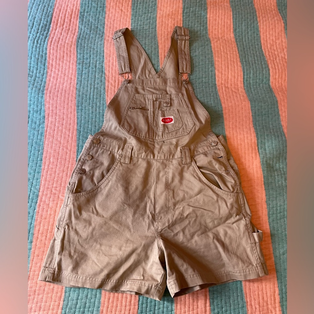 Revolt shorteralls